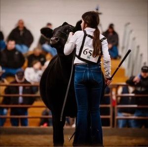 Meet your Posher, Avery